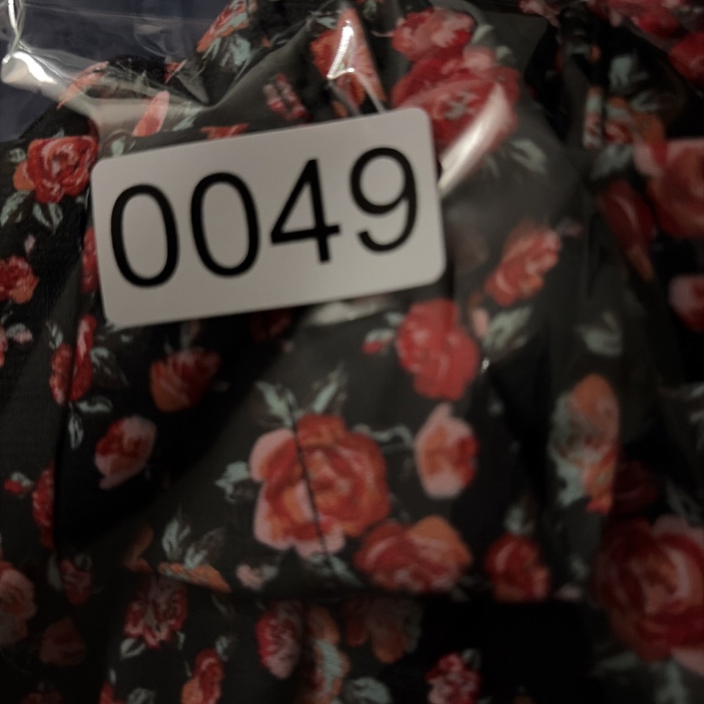 Love on a Hanger Floral Blazer Jacket Women's M Black Red Rose Print Open Front - Picture 6 of 6